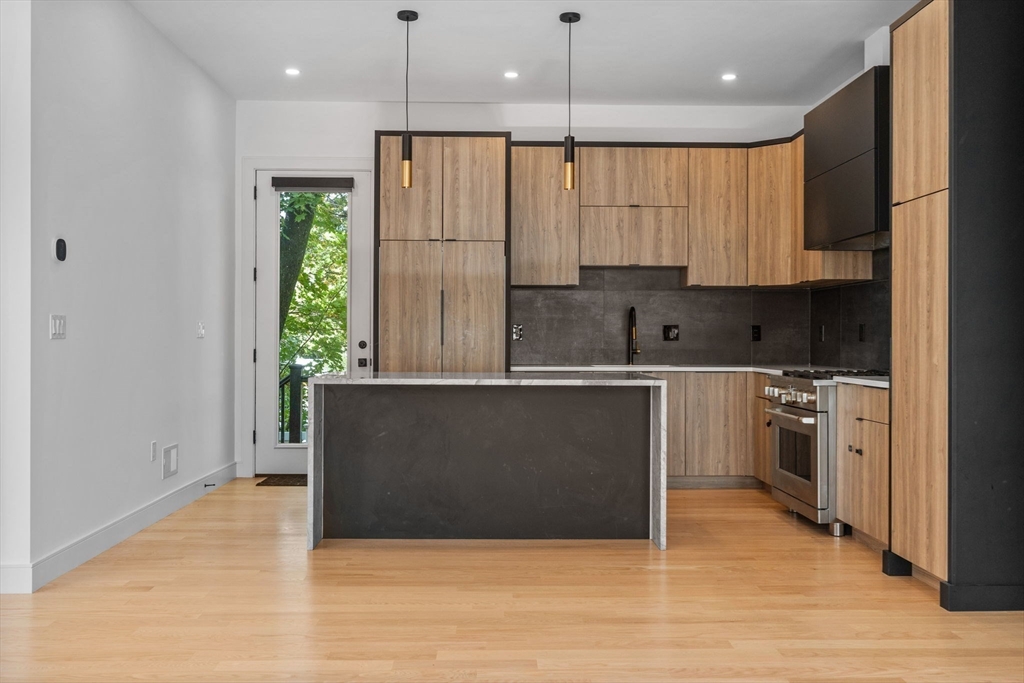 1917 Commonwealth Ave 1917