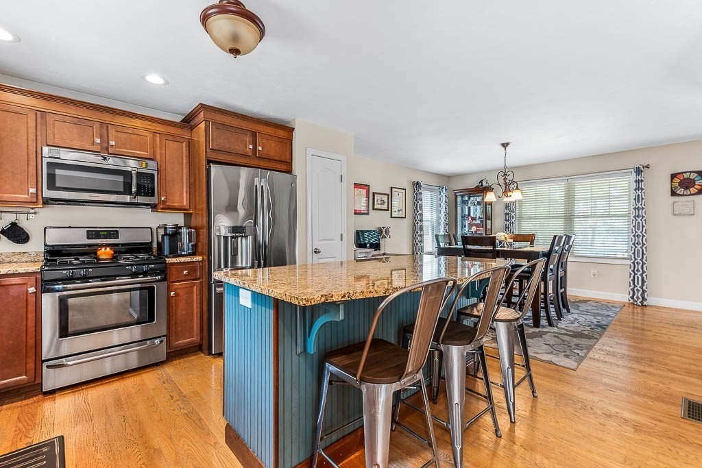 20 Shore Dr