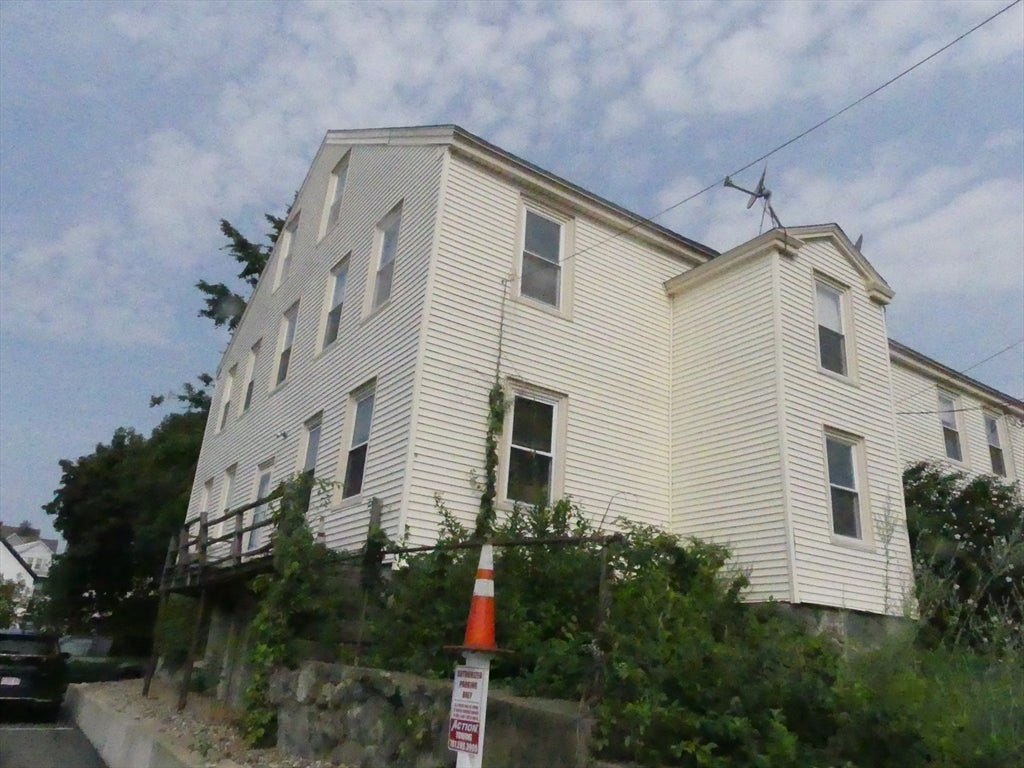 14 Summit Ave, Beverly, MA Photo #3