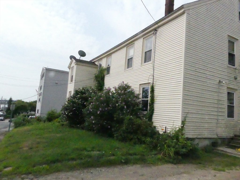 14 Summit Ave, Beverly, MA Photo #2