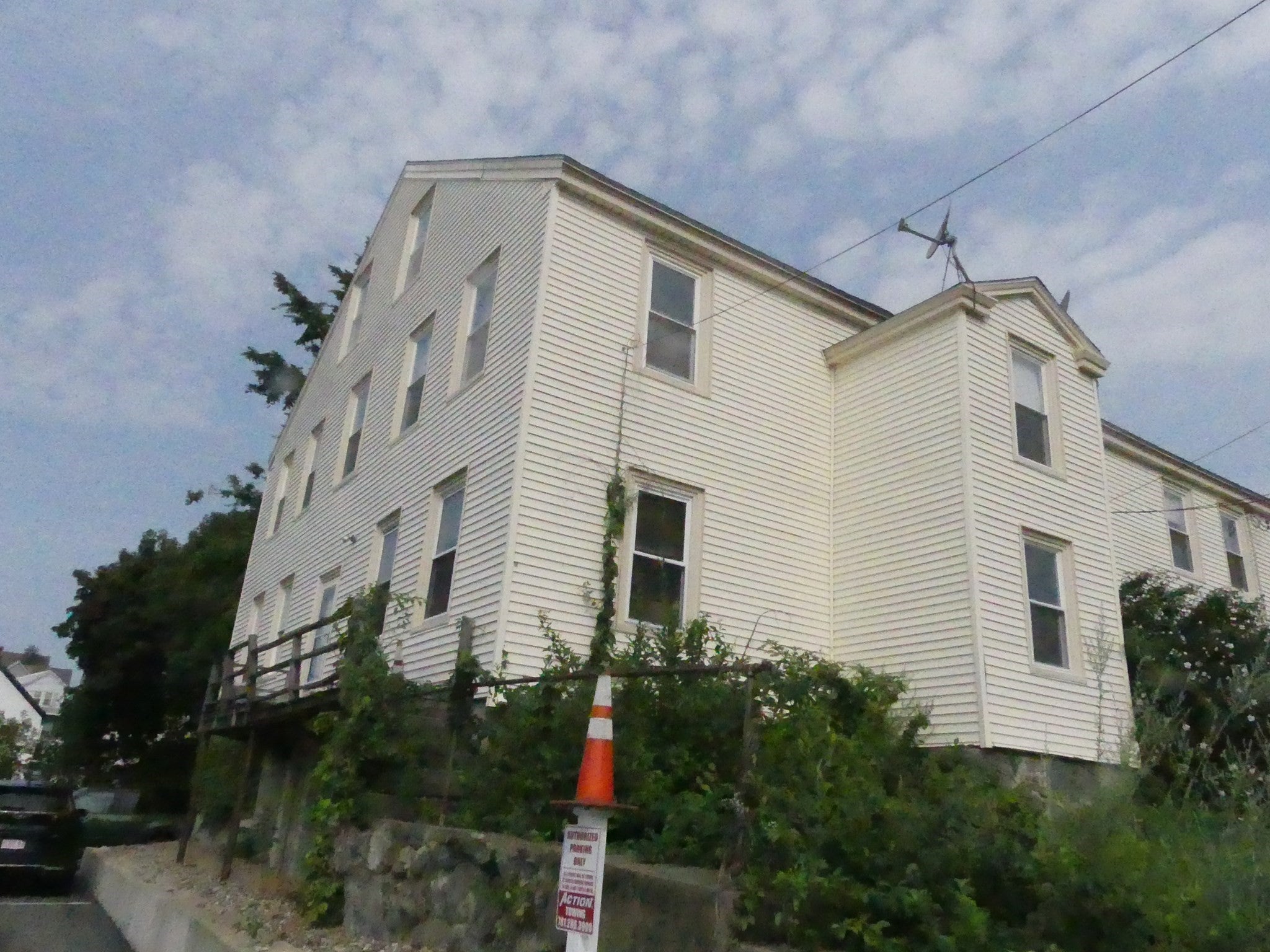 14 Summit Ave