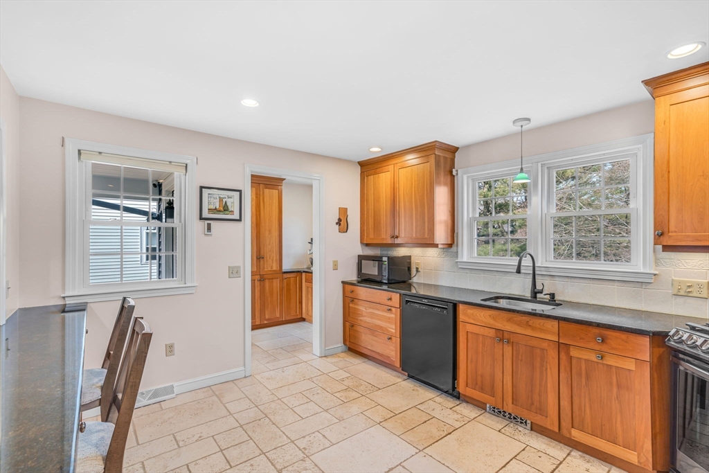7 Eastview Rd