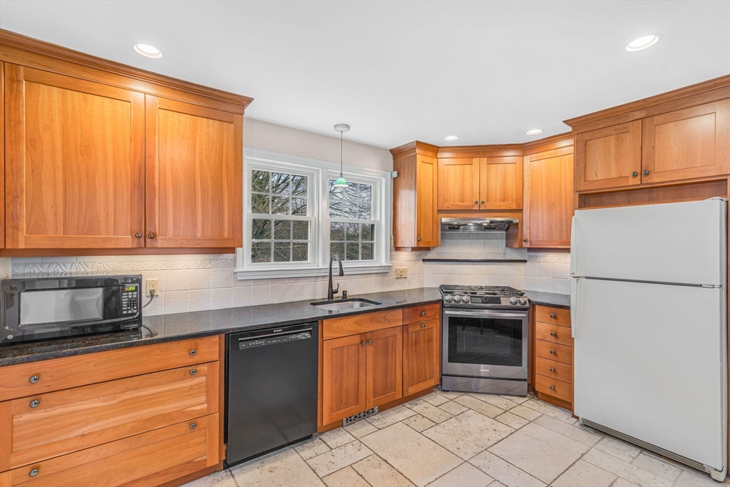 7 Eastview Rd