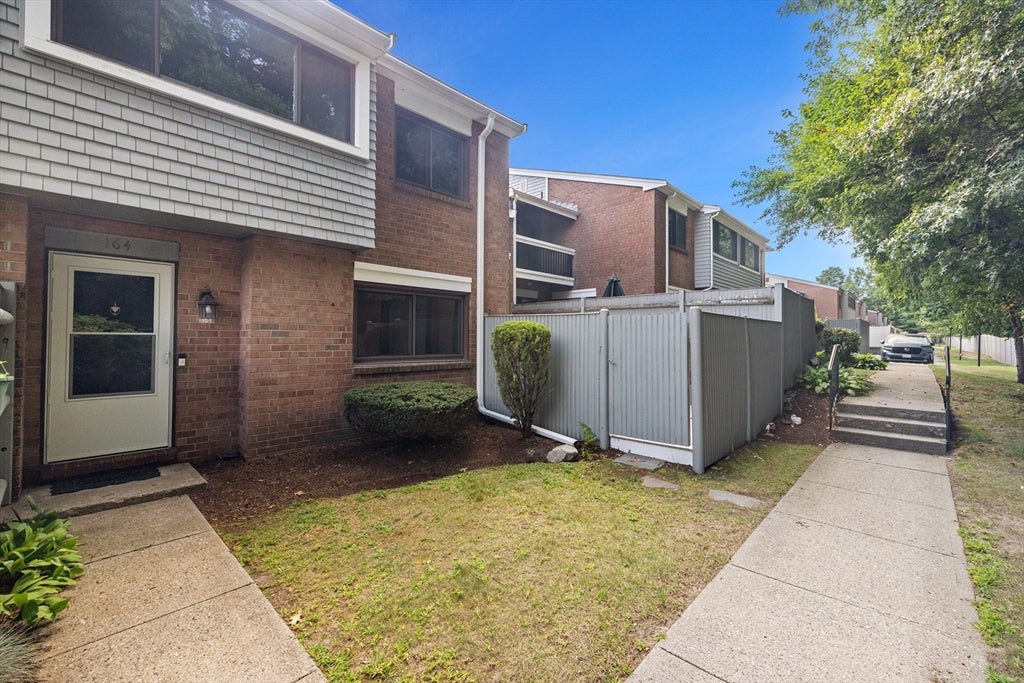 164 Greenbrook Dr #164, Stoughton, MA, 164 Greenbrook Dr #164, Stoughton, MA Photo #2