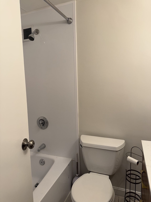 Winchester, Massachusetts 01890, United States, 2 Bedrooms Bedrooms, ,1 BathroomBathrooms,Residential,Active,216250