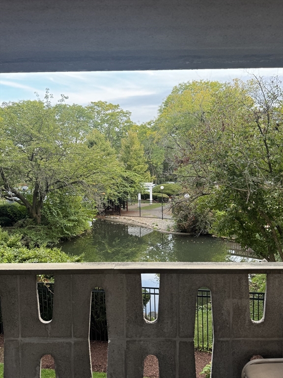 Winchester, Massachusetts 01890, United States, 2 Bedrooms Bedrooms, ,1 BathroomBathrooms,Residential,Active,216250