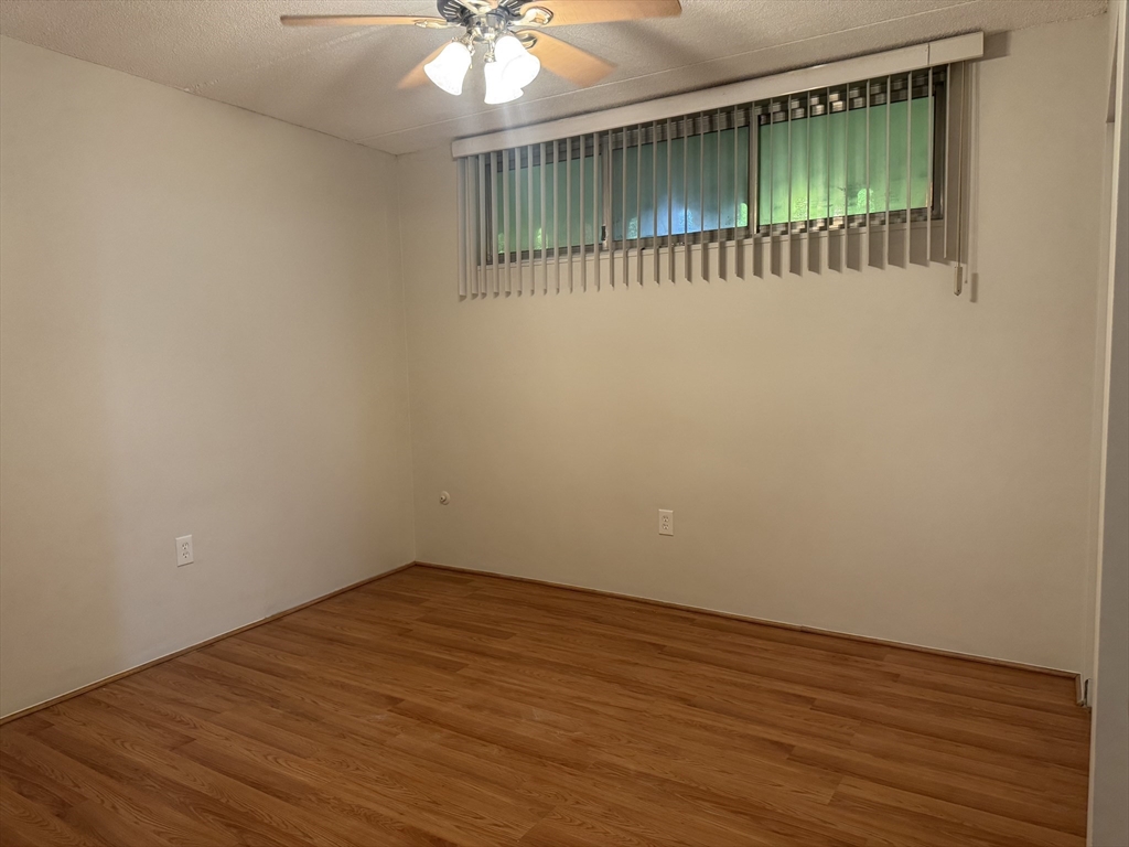 Winchester, Massachusetts 01890, United States, 2 Bedrooms Bedrooms, ,1 BathroomBathrooms,Residential,Active,216250