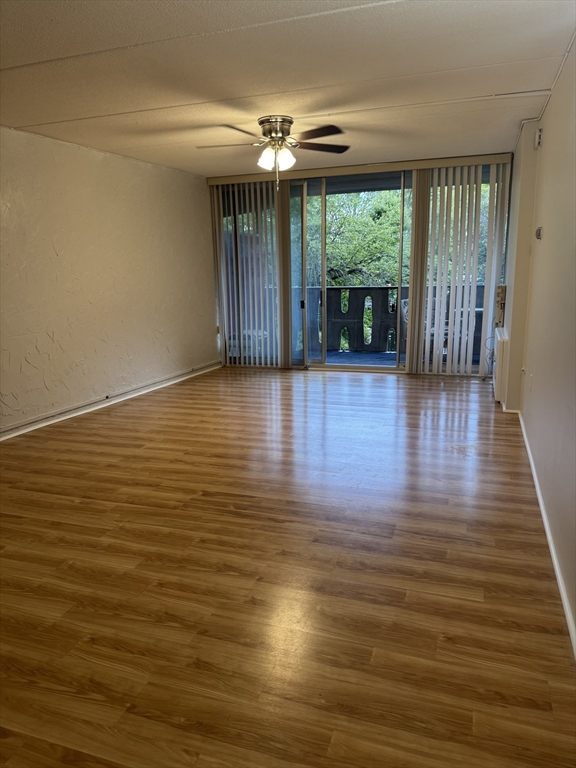 Winchester, Massachusetts 01890, United States, 2 Bedrooms Bedrooms, ,1 BathroomBathrooms,Residential,Active,216250