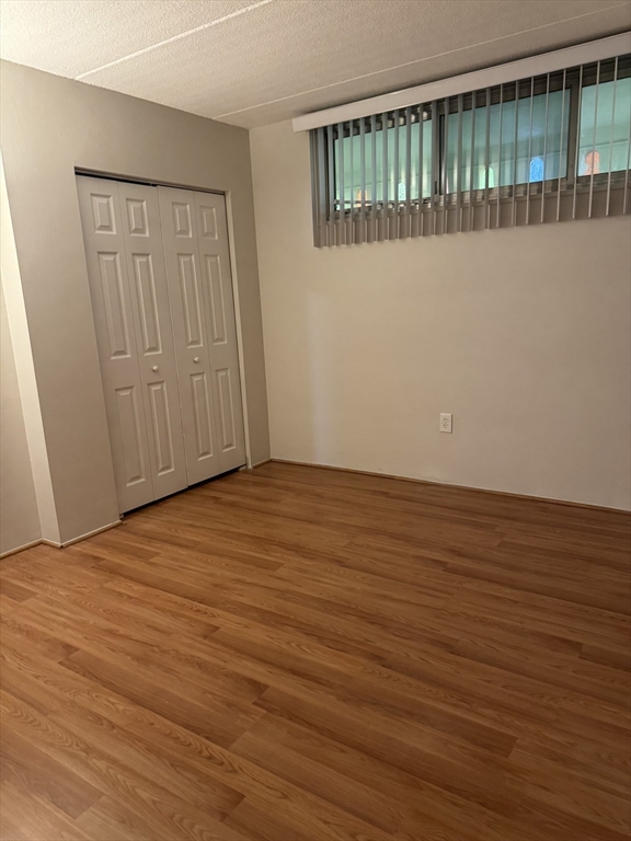 Winchester, Massachusetts 01890, United States, 2 Bedrooms Bedrooms, ,1 BathroomBathrooms,Residential,Active,216250