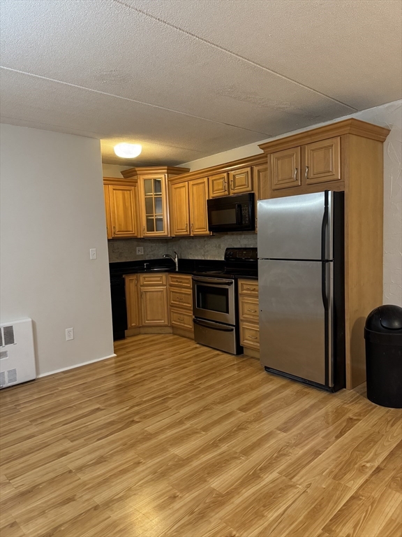 Winchester, Massachusetts 01890, United States, 2 Bedrooms Bedrooms, ,1 BathroomBathrooms,Residential,Active,216250