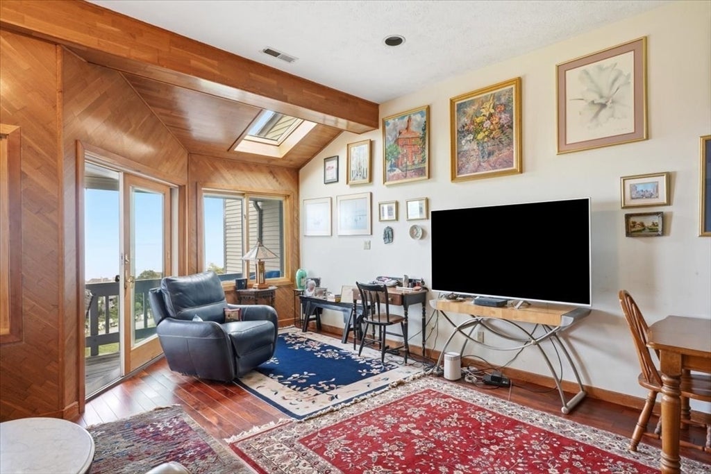 1185 Nantasket Ave 5