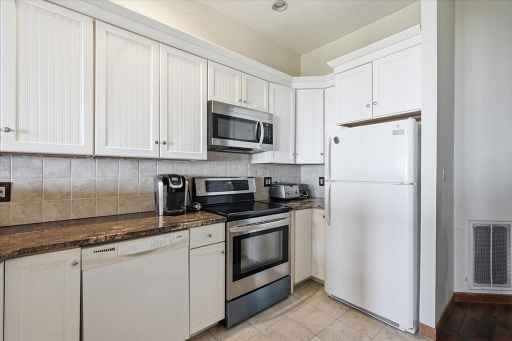 1185 Nantasket Ave 5