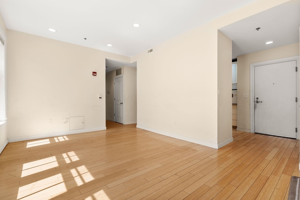 163-165 Chestnut Hill Ave 102