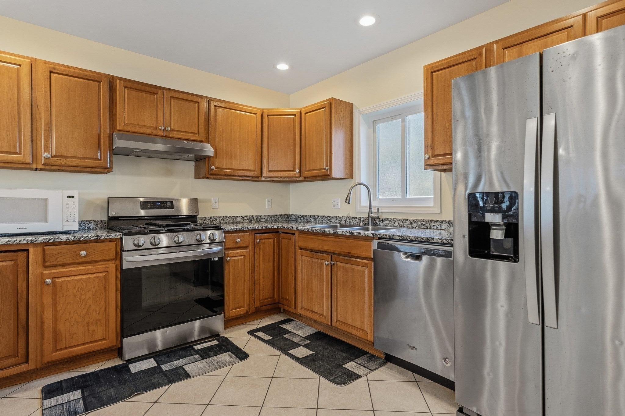 11 Blossom St, Lowell, MA, 11 Blossom St, Lowell, MA Photo #11