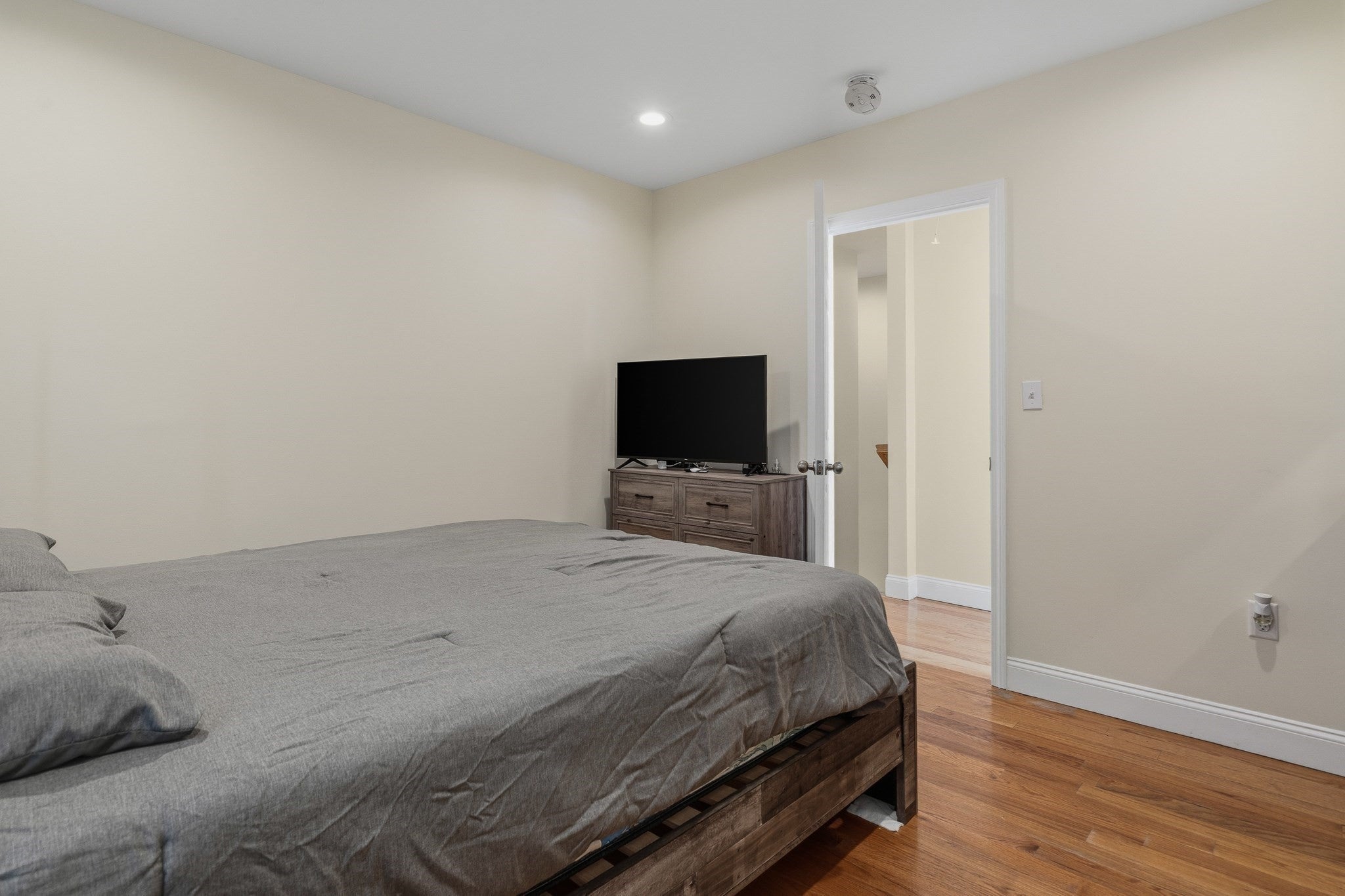 11 Blossom St, Lowell, MA, 11 Blossom St, Lowell, MA Photo #22