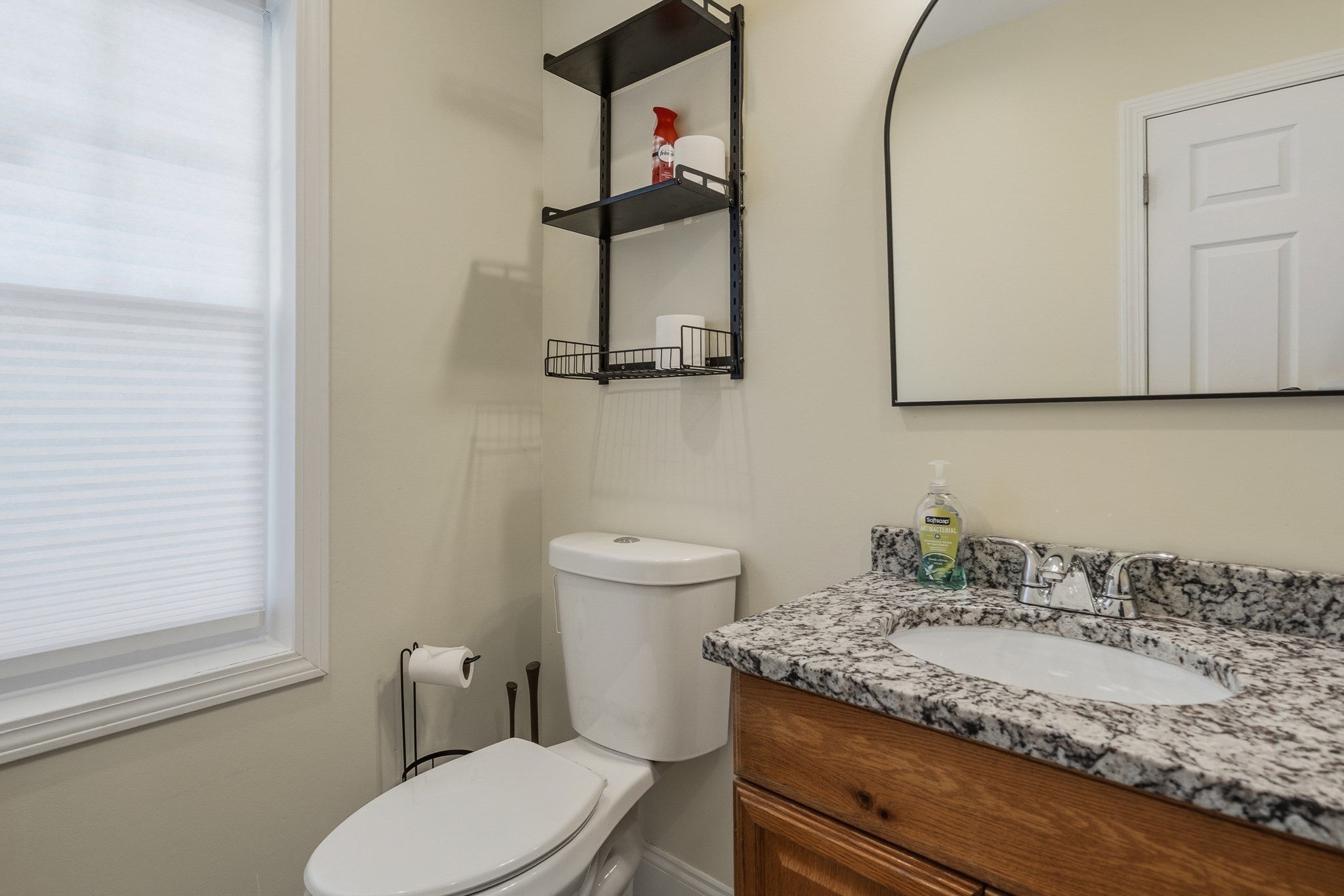 11 Blossom St, Lowell, MA, 11 Blossom St, Lowell, MA Photo #15