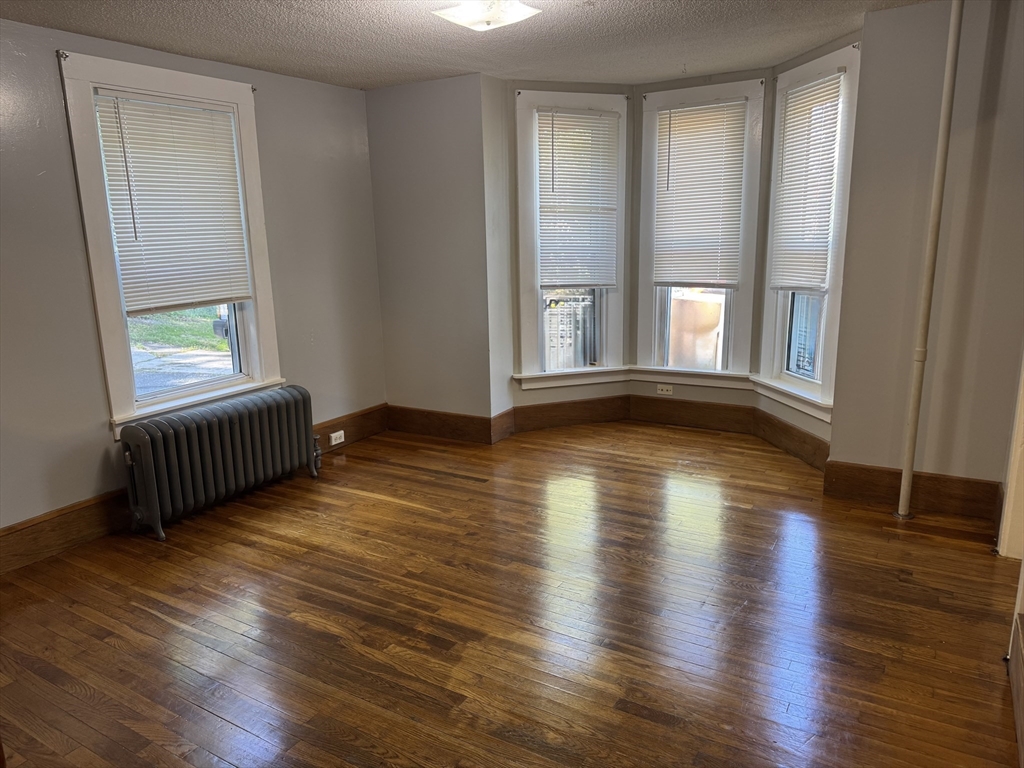 187 L St