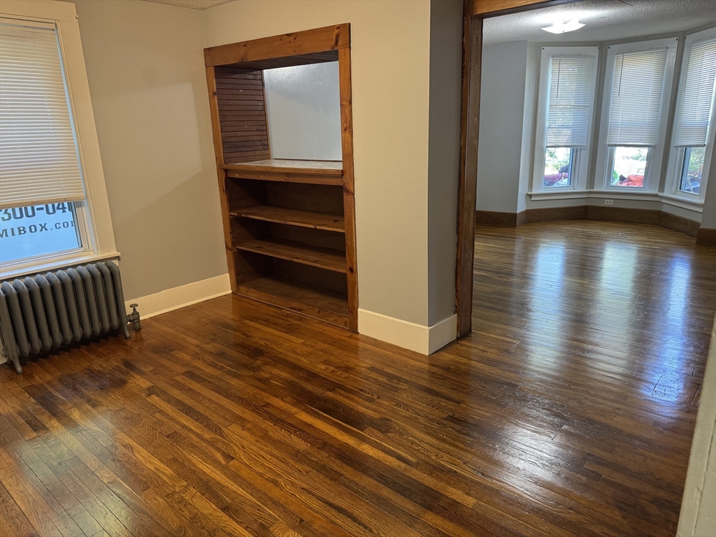 187 L St