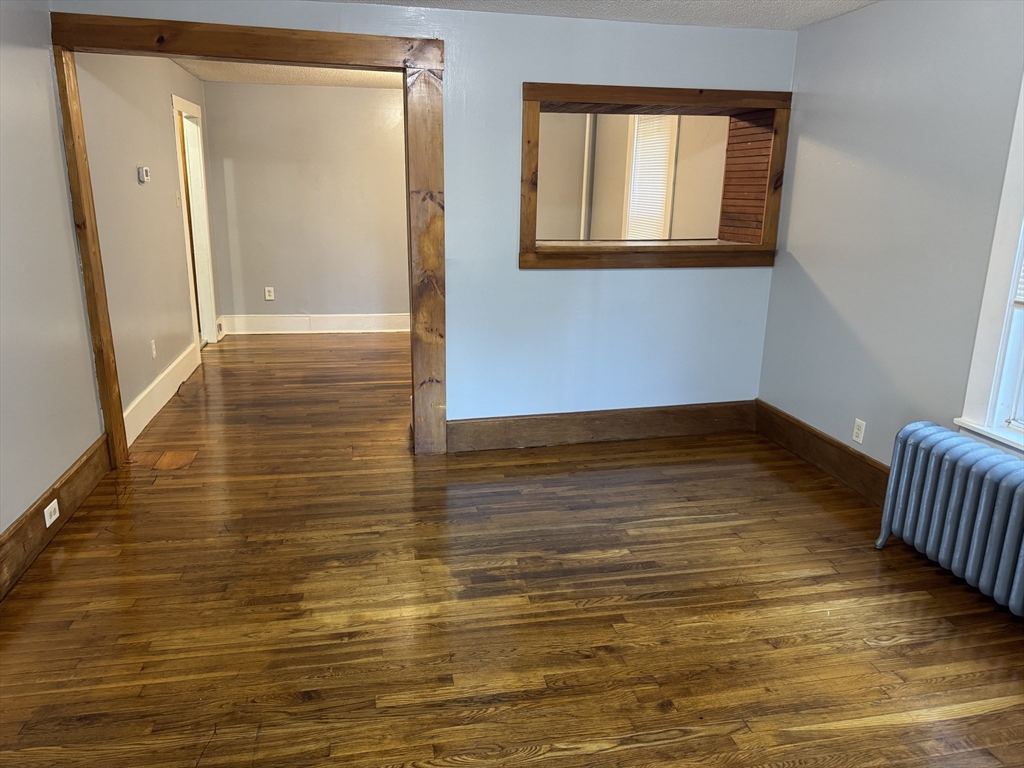 187 L St