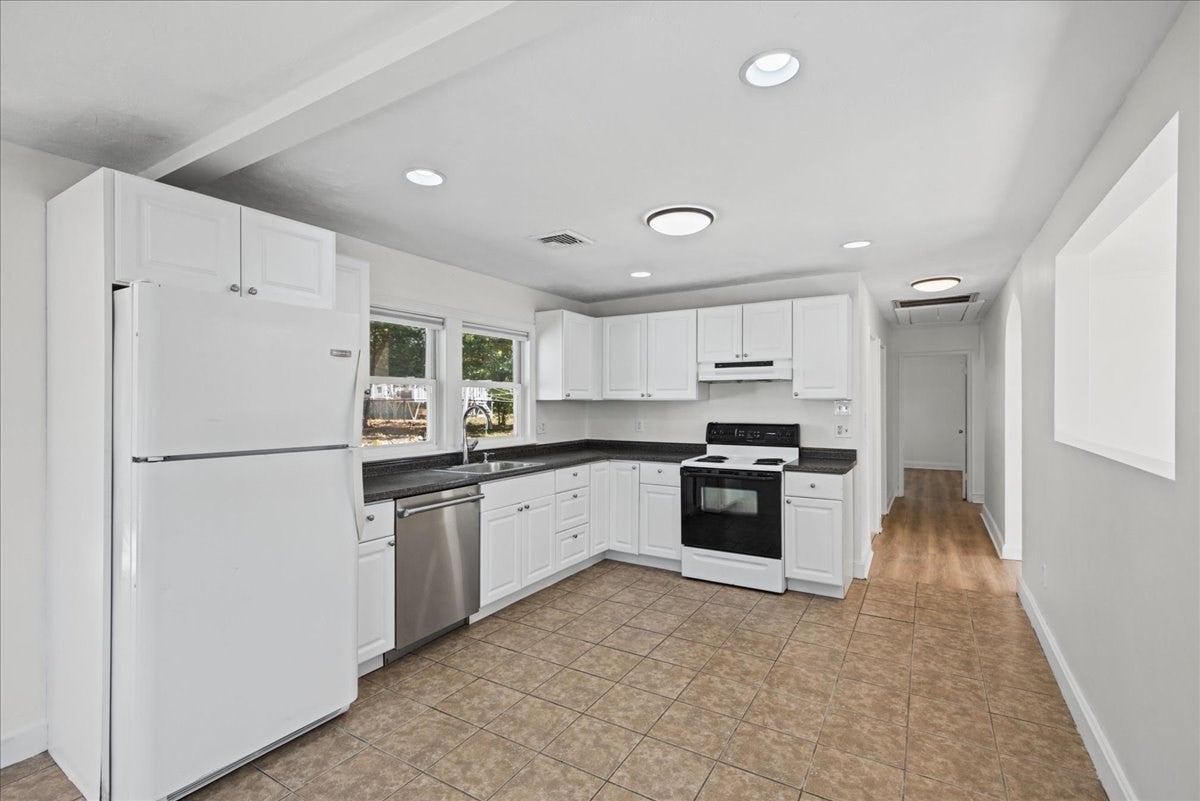 13 Oakdale Road, Canton, MA Photo #9