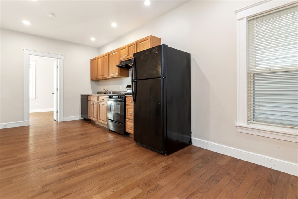 127-129 Franklin St