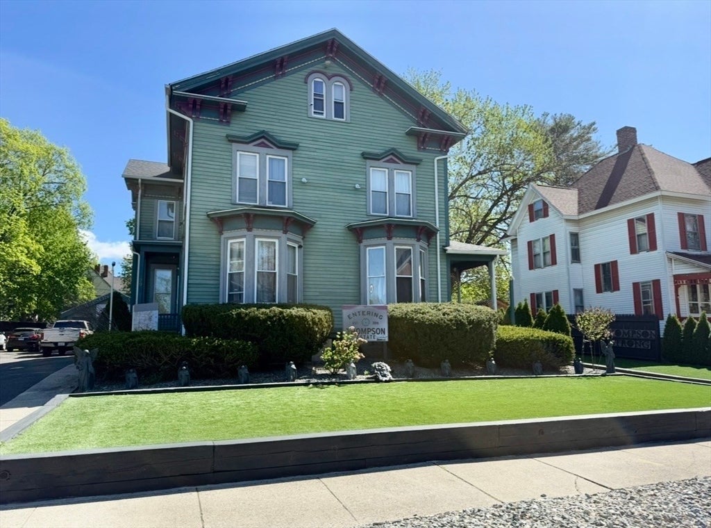 127-129 Thompson St.
