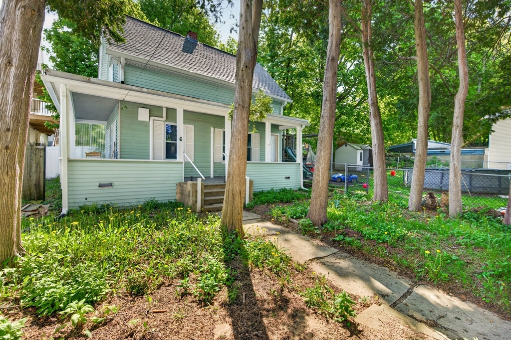 Photo 1 of 29 — 6 Greenwood St, Gardner, MA 01440