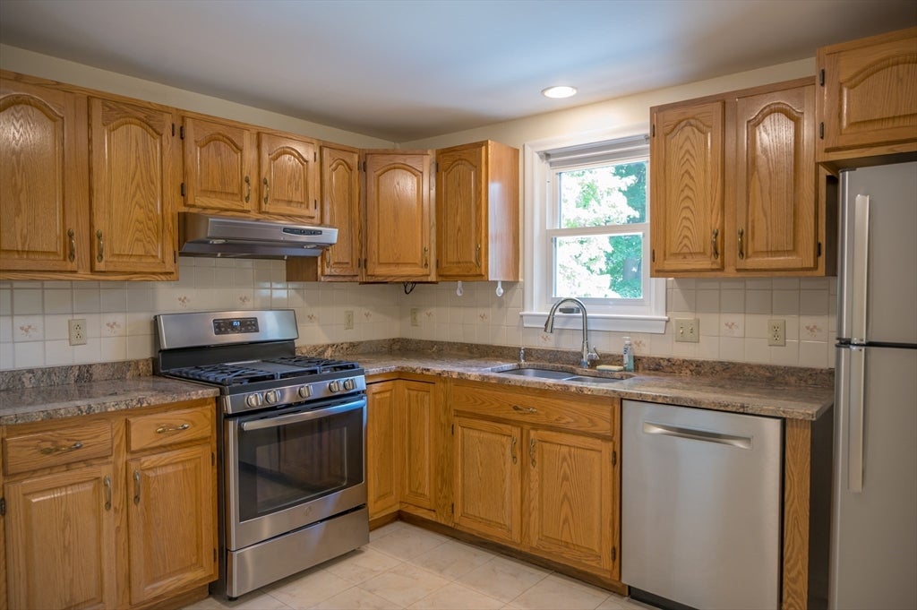 21 Debra Ln, Framingham, MA, 21 Debra Ln, Framingham, MA Photo #8
