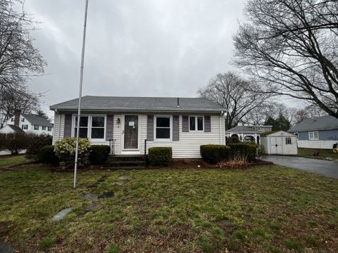 4 Yale St Attleboro MA 02703