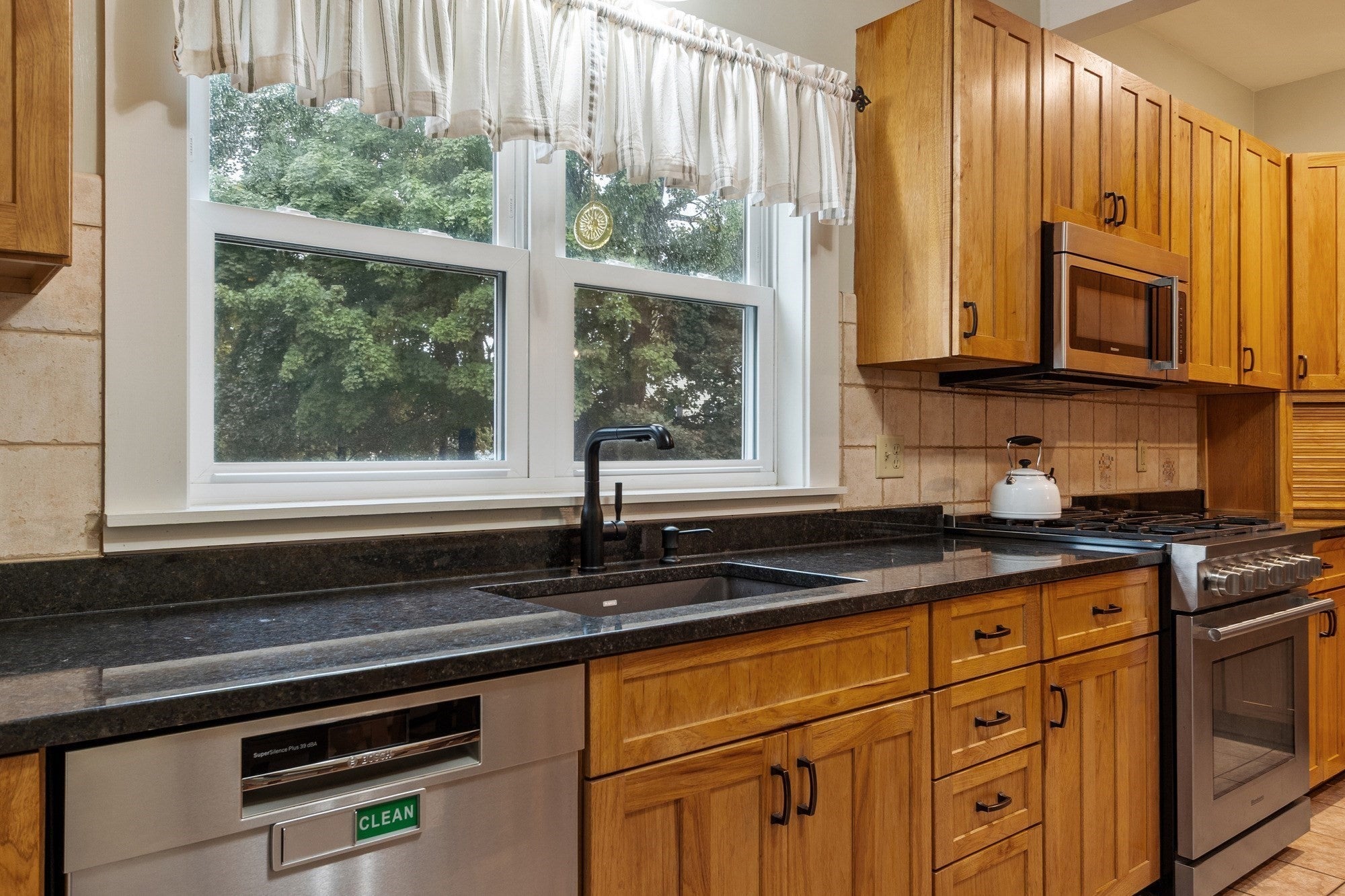 10 Byron St, Haverhill, MA, 10 Byron St, Haverhill, MA Photo #19