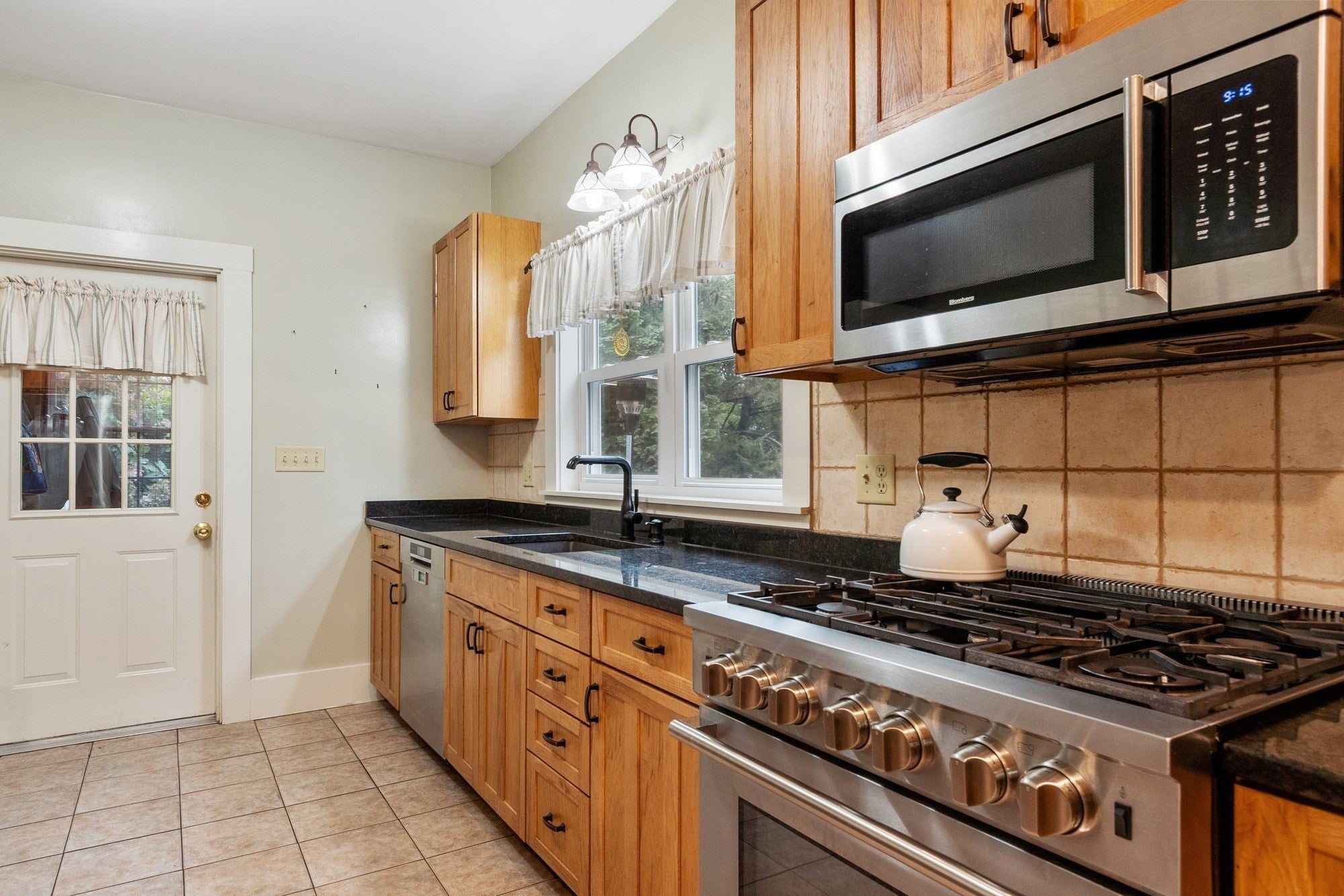 10 Byron St, Haverhill, MA, 10 Byron St, Haverhill, MA Photo #20