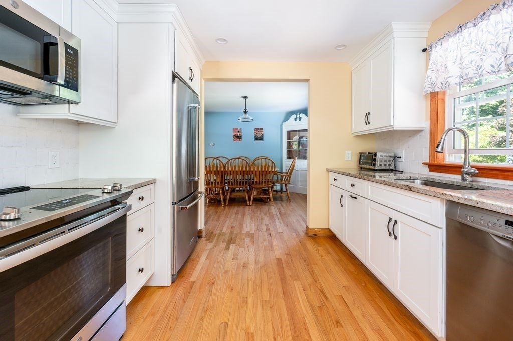 251 Phinneys Lane