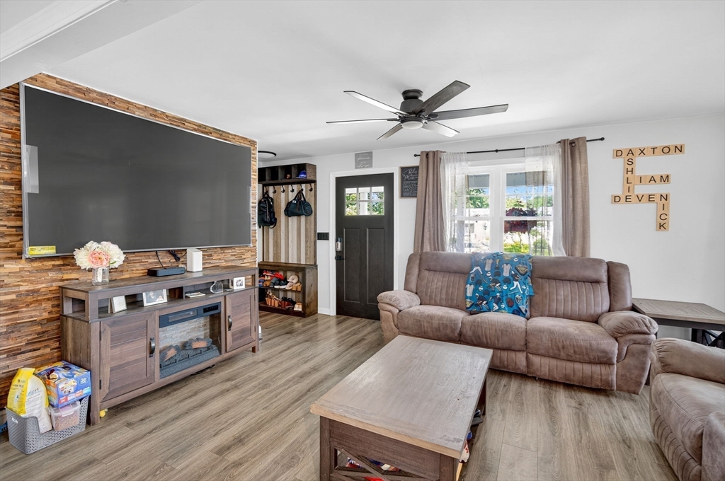 29 Edgemere Dr