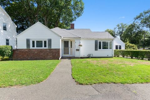 321 Lynnfield St Lynn MA 01904