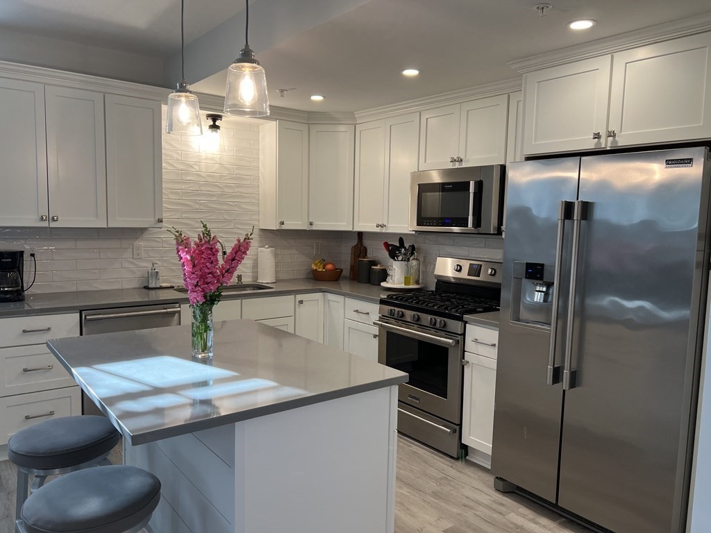 10 Congress St #102, Amesbury, MA, 10 Congress St #102, Amesbury, MA Photo #3