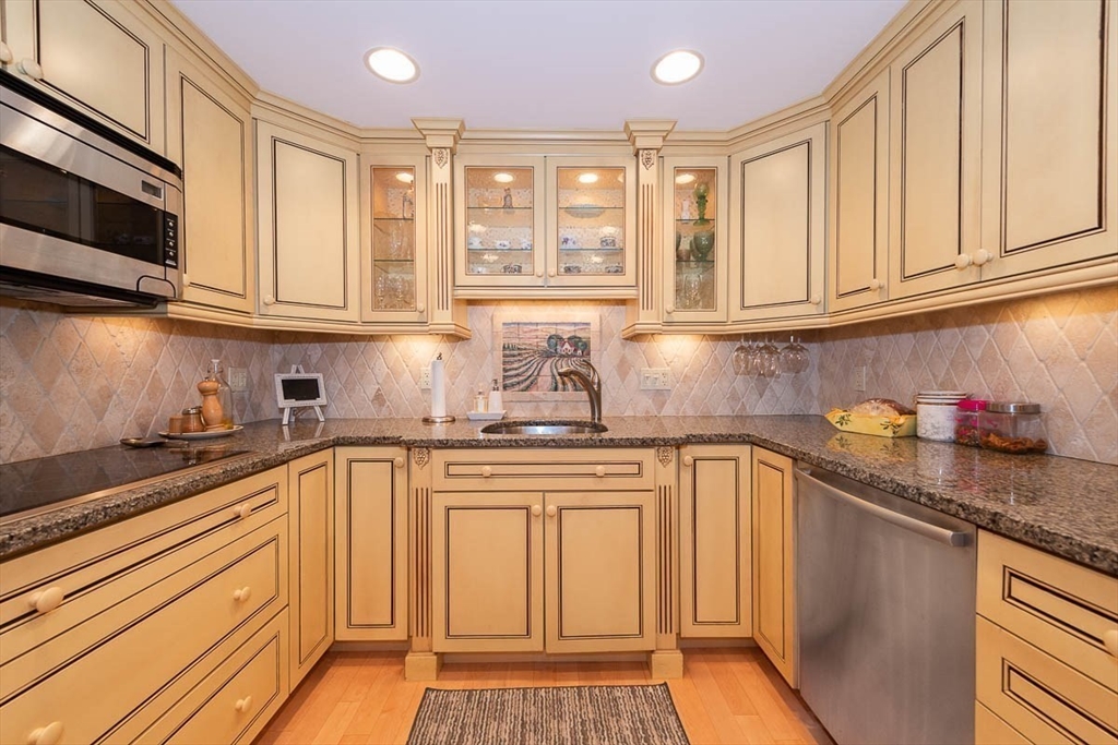 150 Lynnway 703