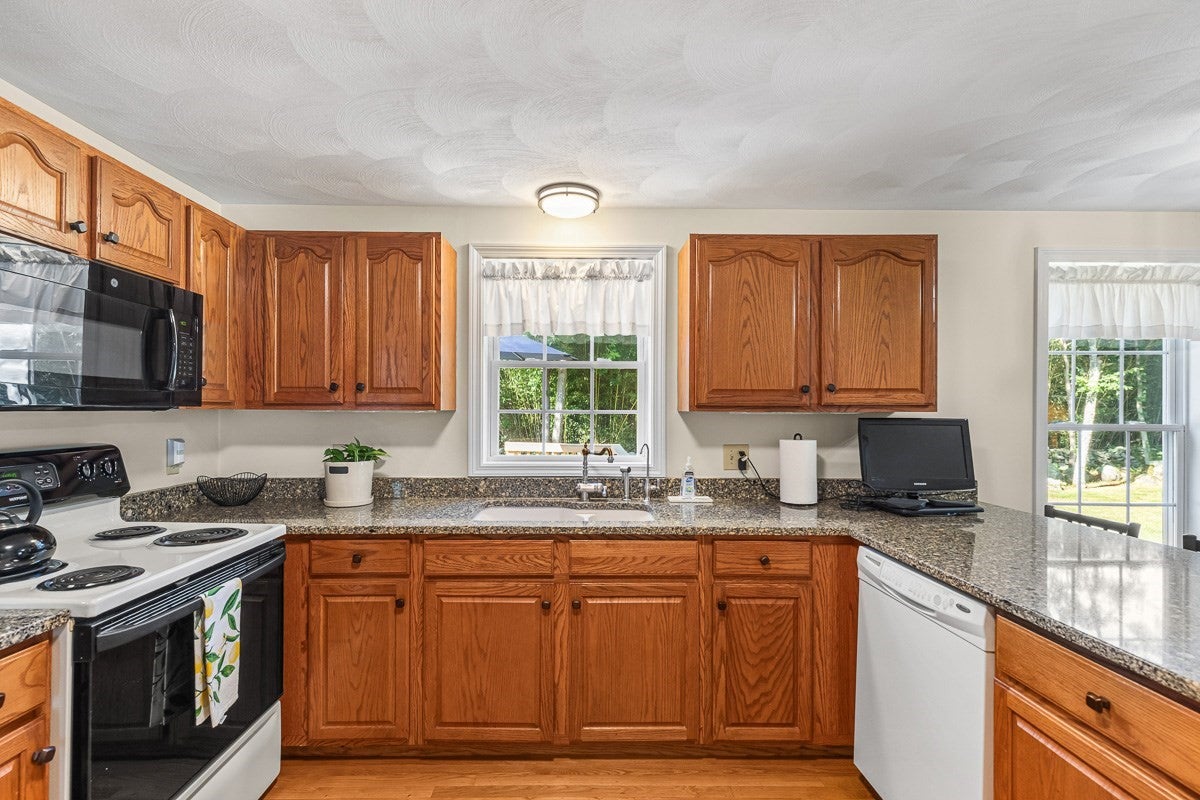 15 Andrew Ct, Swansea, MA, 15 Andrew Ct, Swansea, MA Photo #13