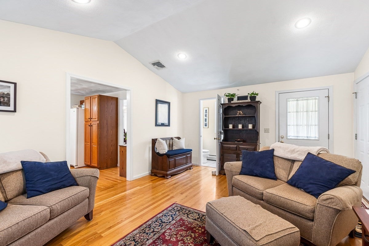 15 Andrew Ct, Swansea, MA, 15 Andrew Ct, Swansea, MA Photo #17