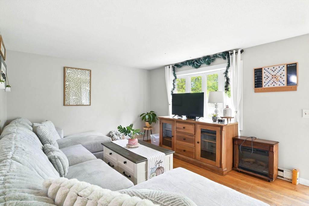 5 Blueberry Hill St