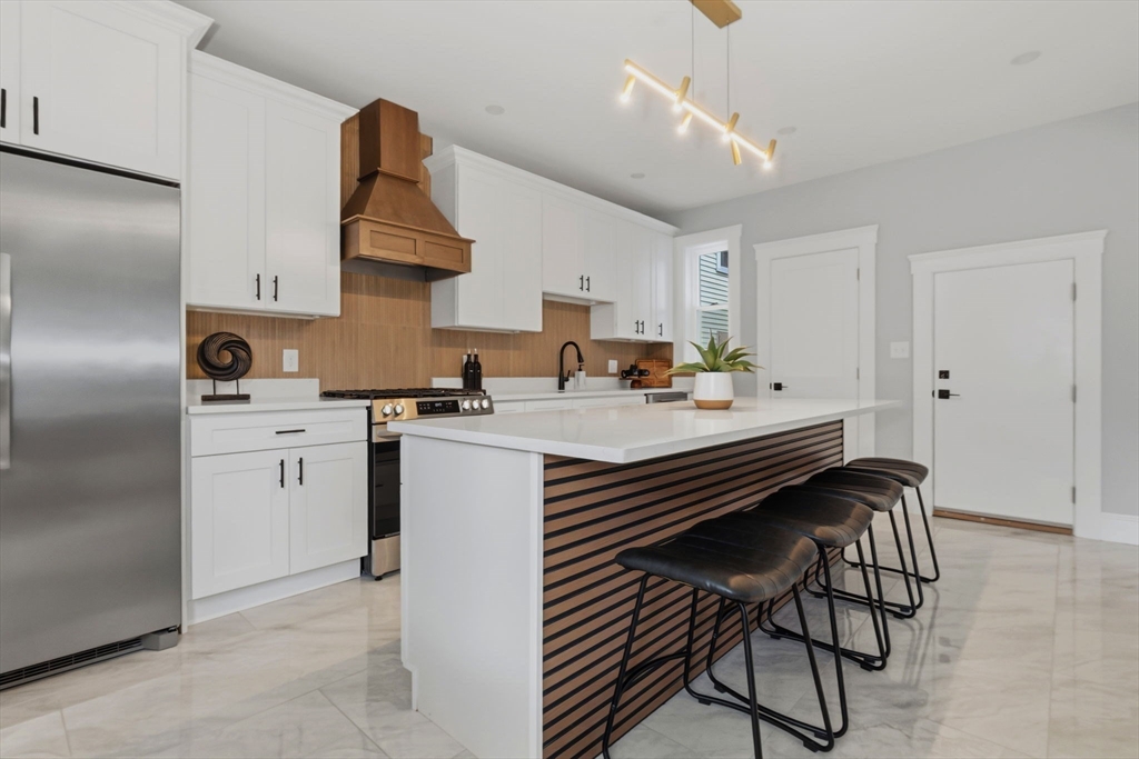 7 1/2 Pleasant St