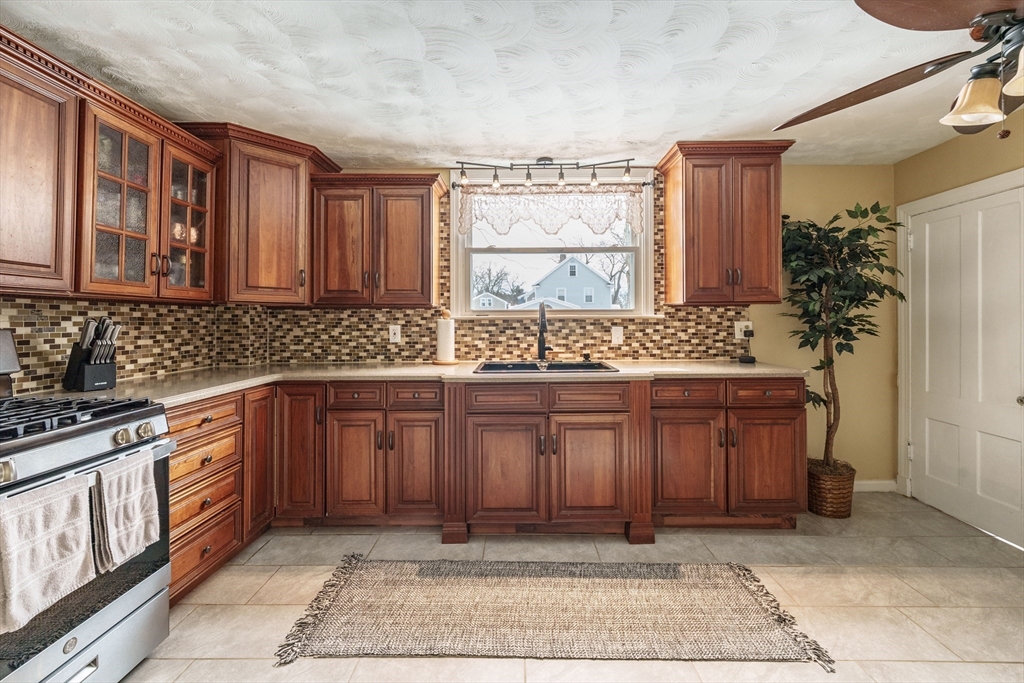 277 Dwight Rd