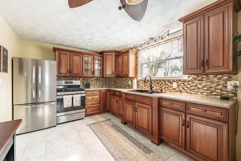 277 Dwight Rd