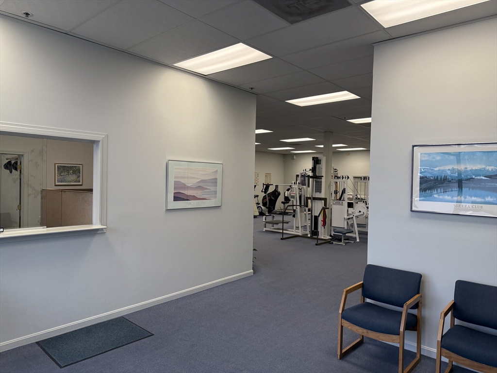 77 Quaker Meeting House Rd