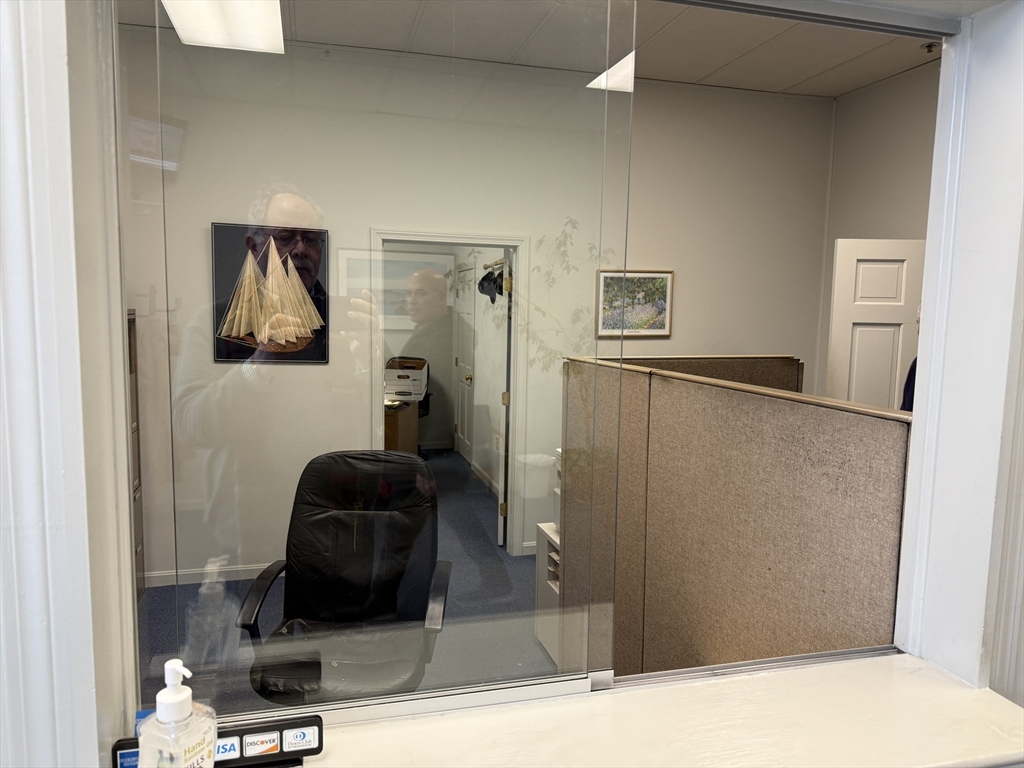 77 Quaker Meeting House Rd