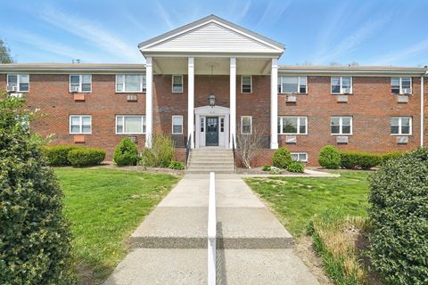 20 Regency Park Drive 20 Agawam MA 01001