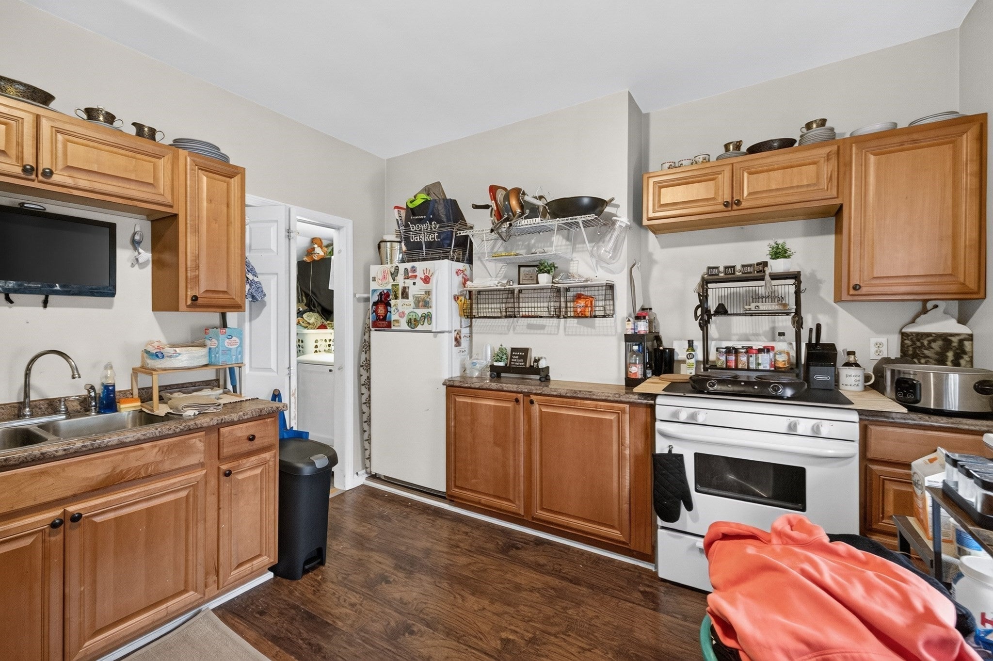 162 O'grady St, Fall River, MA, 162 O'grady St, Fall River, MA Photo #3