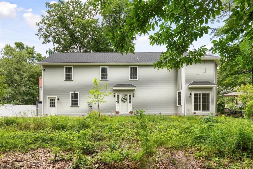 1295 Main St