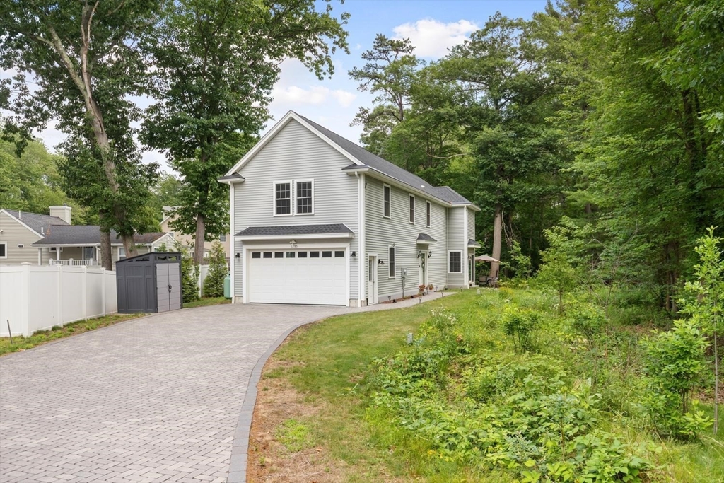 1295 Main St