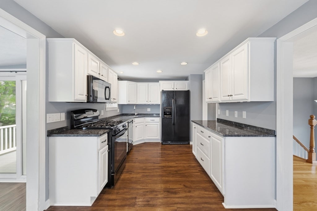 6 Valerie Ave