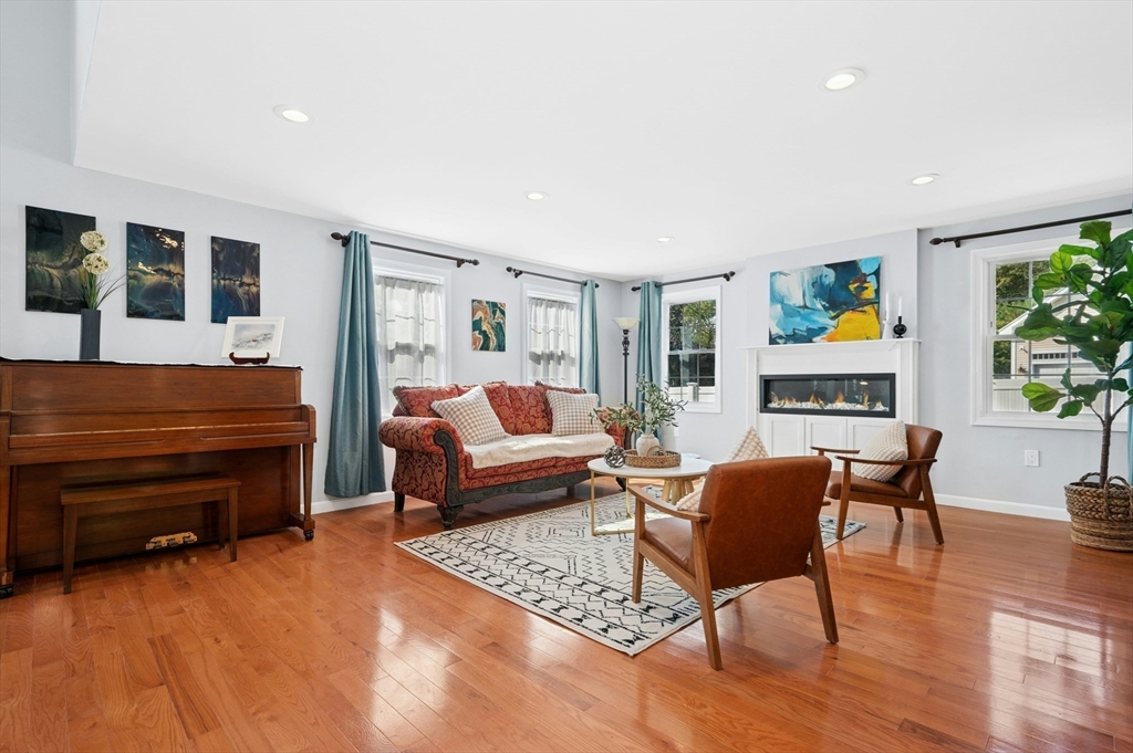 8 Laurel Ct